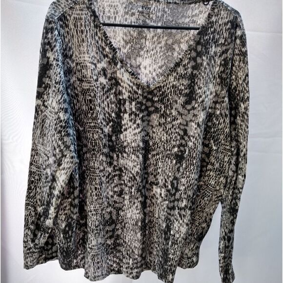 EVRI top  - Picture 1 of 3